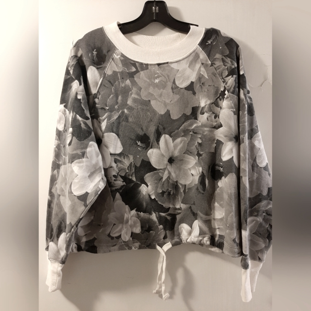 Old Navy Actives oversized boxy cropped sweatshirt size M